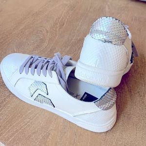 Dolce Vita x Hemline Exclusive Sneaker